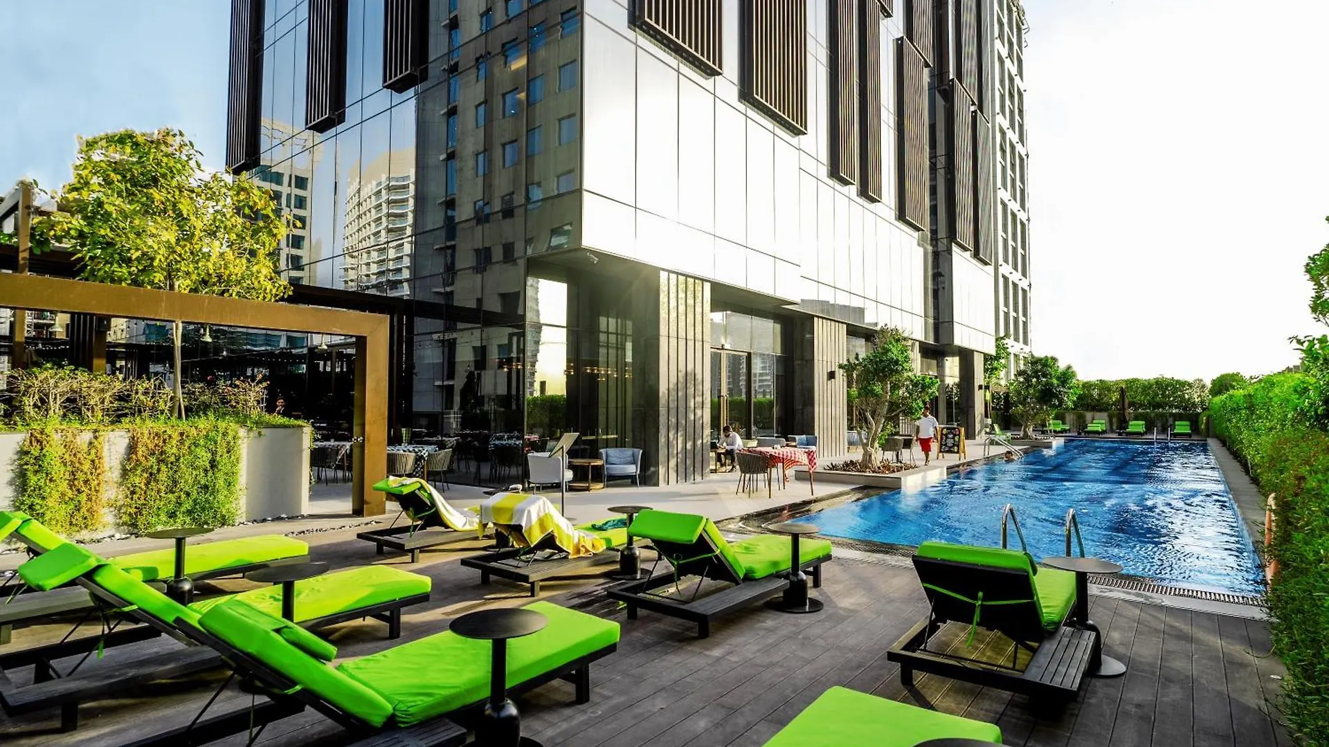 Revier Hotel - Дубай